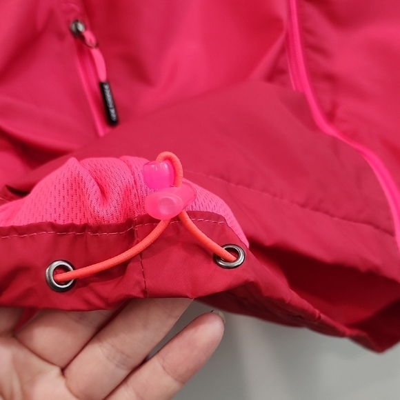 New Balance Women's Hot Pink Ombre Hooded Windbreaker Jacket - Picture 3 of 7